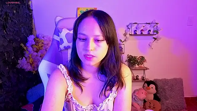 Snapshot of Eymmy_24 chatting on 02.19.26 Eymmy 24 online show from 02.19.26