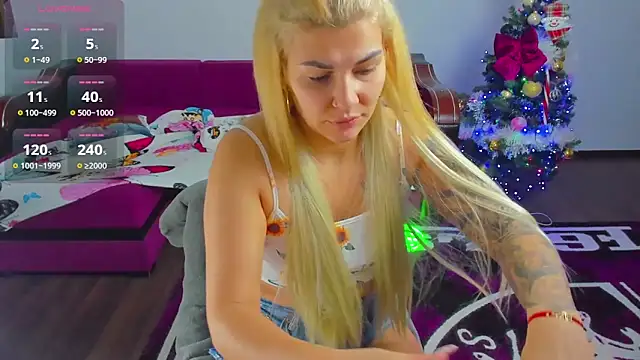 MiaKiittyy online show from 12.04.25