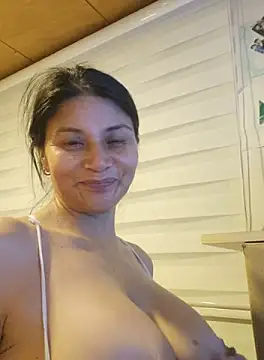 Snapshot of Arkai1 chatting on 10.18.25 Arkai1 online show from 10.18.25