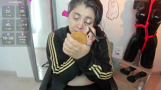 Snapshot of TifanyAmazinng chatting on 10.16.25 TifanyAmazinng online show from 10.16.25