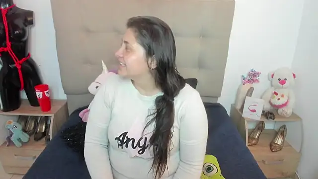 Snapshot of TifanyAmazinng chatting on 11.10.25 TifanyAmazinng online show from 11.10.25