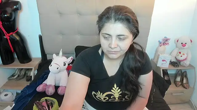 Snapshot of TifanyAmazinng chatting on 11.25.25 TifanyAmazinng online show from 11.25.25