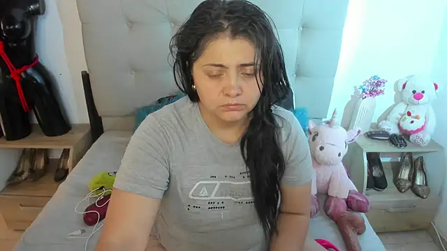 Snapshot of TifanyAmazinng chatting on 11.27.25 TifanyAmazinng online show from 11.27.25