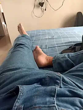 Snapshot of comobucetinhas chatting on 09.08.25 comobucetinhas online show from 09.08.25