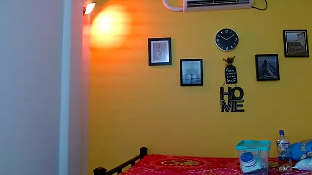 Snapshot of bellotabigtits18 chatting on 09.26.25 bellotabigtits18 online show from 09.26.25