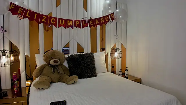 ValeriaPrado online show from 11.14.25