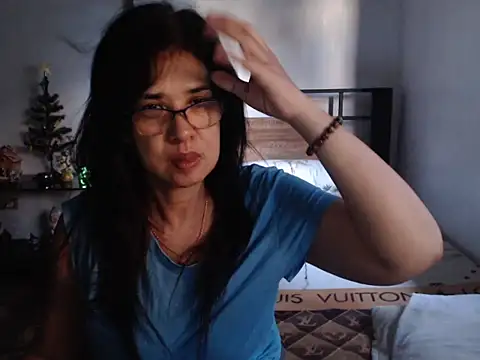 Prettysweetmum online show from 05.01.26