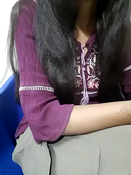 Aarti-kumri online show from 10.16.25