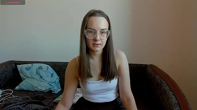 Snapshot of Kelly_Cartier chatting on 04.15.26 Kelly Cartier online show from 04.15.26