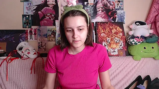 Snapshot of AliceChio chatting on 11.08.25 AliceChio online show from 11.08.25