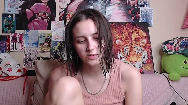 Snapshot of AliceChio chatting on 11.29.25 AliceChio online show from 11.29.25