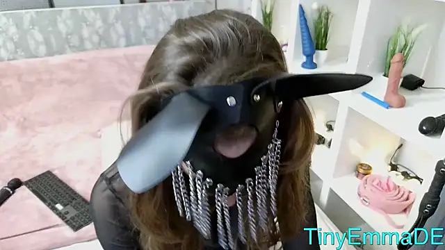 Snapshot of TinyEmmaDE chatting on 03.04.26 TinyEmmaDE online show from 03.04.26