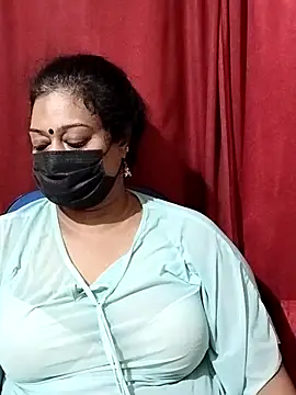 Snapshot of surekha-30 chatting on 12.21.25 surekha-30 online show from 12.21.25