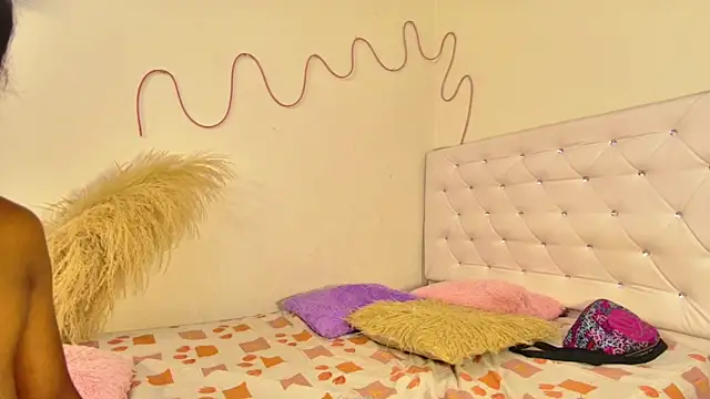 Snapshot of tatixxxvega chatting on 10.25.25 tatixxxvega online show from 10.25.25