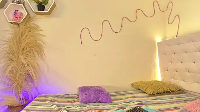 Snapshot of tatixxxvega chatting on 10.29.25 tatixxxvega online show from 10.29.25