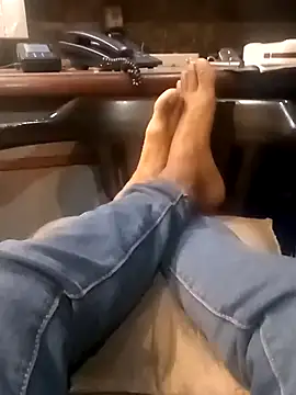 Snapshot of vergonvenco chatting on 10.27.25 vergonvenco online show from 10.27.25