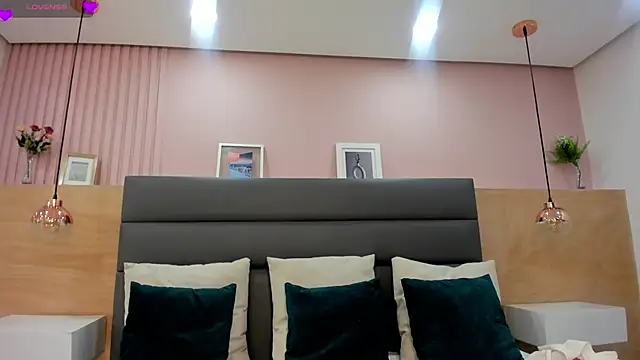 Snapshot of _emma_willliams_ chatting on 10.02.25 emma willliams online show from 10.02.25