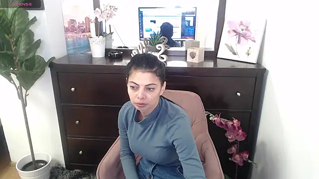 LadyLiia online show from 02.11.26