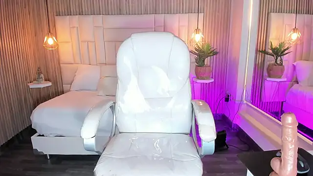 Snapshot of DulceGreem chatting on 09.17.25 DulceGreem online show from 09.17.25