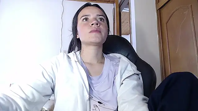 Skylar Serenity online show from 09.14.25