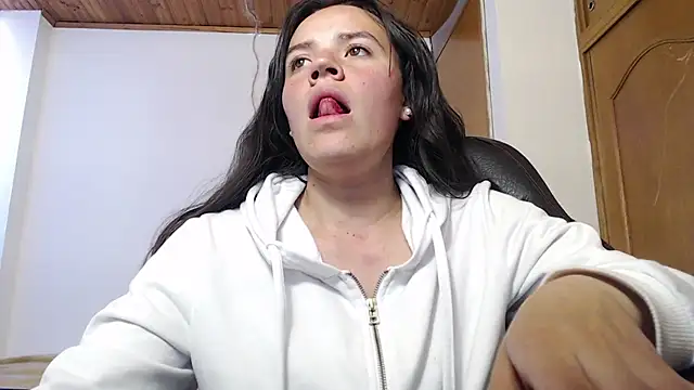 Skylar Serenity online show from 09.16.25