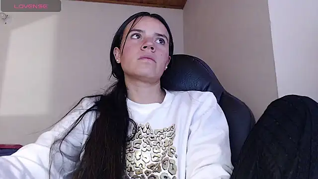 Skylar Serenity online show from 11.27.25