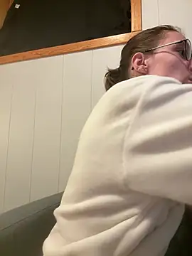 HoneySquirrel online show from 02.20.26