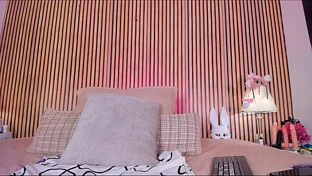 keeyla stone online show from 11.12.25