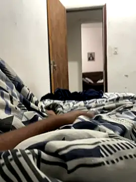 Snapshot of Kaua11225 chatting on 10.30.25 Kaua11225 online show from 10.30.25