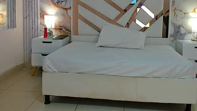 VanessaHard as online show from 10.11.25