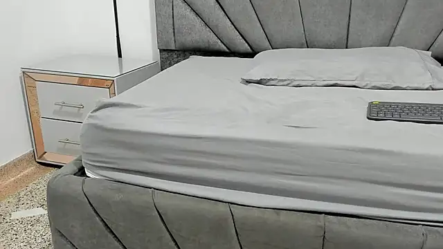 ZafiroAndFlynn online show from 09.20.25