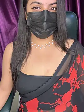 Snapshot of best_couple19 chatting on 10.31.25 best couple19 online show from 10.31.25