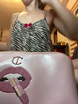 DahliaVonLure online show from 06.10.26