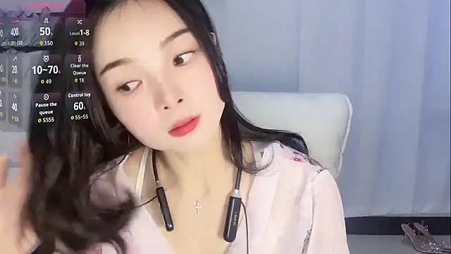 Snapshot of Tangbao-Baby chatting on 12.21.25 Tangbao-Baby online show from 12.21.25