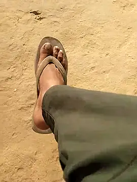 Snapshot of INTERNATIONAL0001 chatting on 11.08.25 INTERNATIONAL0001 online show from 11.08.25