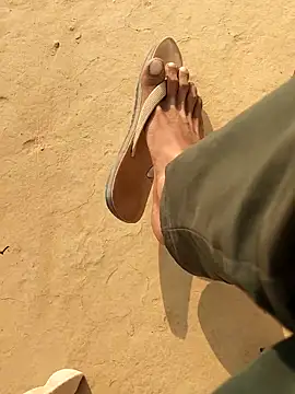 Snapshot of INTERNATIONAL0001 chatting on 11.09.25 INTERNATIONAL0001 online show from 11.09.25