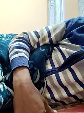 Snapshot of INTERNATIONAL0001 chatting on 11.18.25 INTERNATIONAL0001 online show from 11.18.25