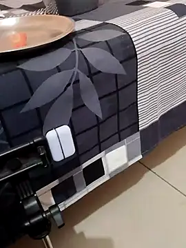 Snapshot of INTERNATIONAL0001 chatting on 11.28.25 INTERNATIONAL0001 online show from 11.28.25