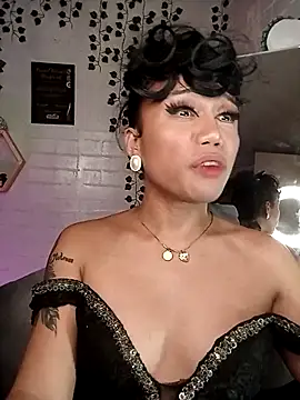 Snapshot of YourNikkieXxx chatting on 09.25.25 YourNikkieXxx online show from 09.25.25