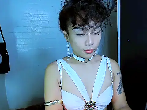 Snapshot of YourNikkieXxx chatting on 10.15.25 YourNikkieXxx online show from 10.15.25