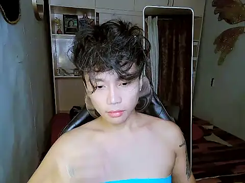 Snapshot of YourNikkieXxx chatting on 10.29.25 YourNikkieXxx online show from 10.29.25