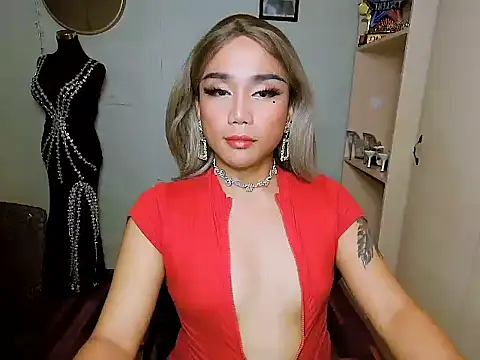 Snapshot of YourNikkieXxx chatting on 12.18.25 YourNikkieXxx online show from 12.18.25