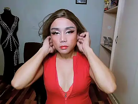 Snapshot of YourNikkieXxx chatting on 12.21.25 YourNikkieXxx online show from 12.21.25