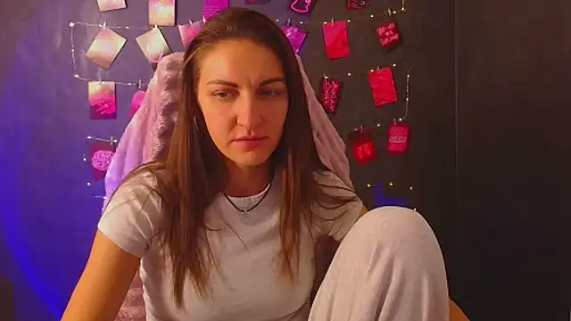 Snapshot of Aurora_Loveu chatting on 10.19.25 Aurora Loveu online show from 10.19.25