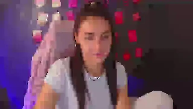 Snapshot of Aurora_Loveu chatting on 11.11.25 Aurora Loveu online show from 11.11.25