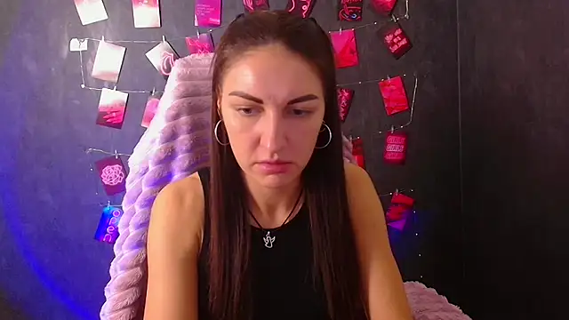 Snapshot of Aurora_Loveu chatting on 12.14.25 Aurora Loveu online show from 12.14.25