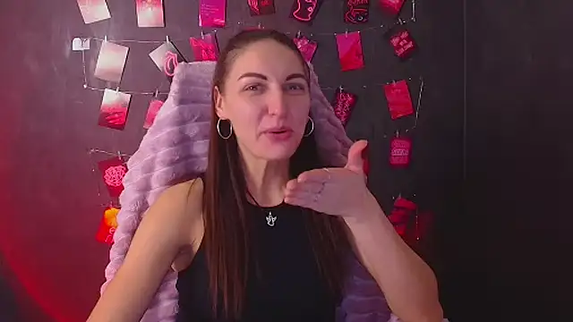 Snapshot of Aurora_Loveu chatting on 12.19.25 Aurora Loveu online show from 12.19.25