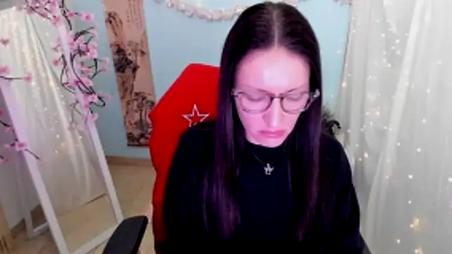 Snapshot of Aurora_Loveu chatting on 04.05.26 Aurora Loveu online show from 04.05.26