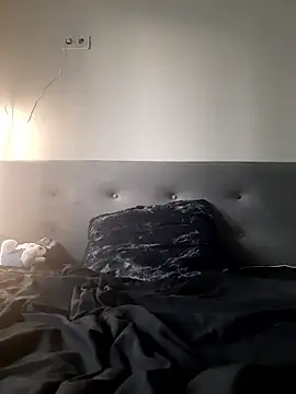 Snapshot of DragonFoxie chatting on 09.12.25 DragonFoxie online show from 09.12.25