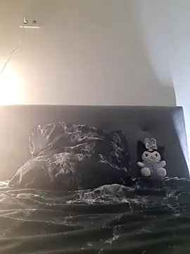 Snapshot of DragonFoxie chatting on 09.17.25 DragonFoxie online show from 09.17.25